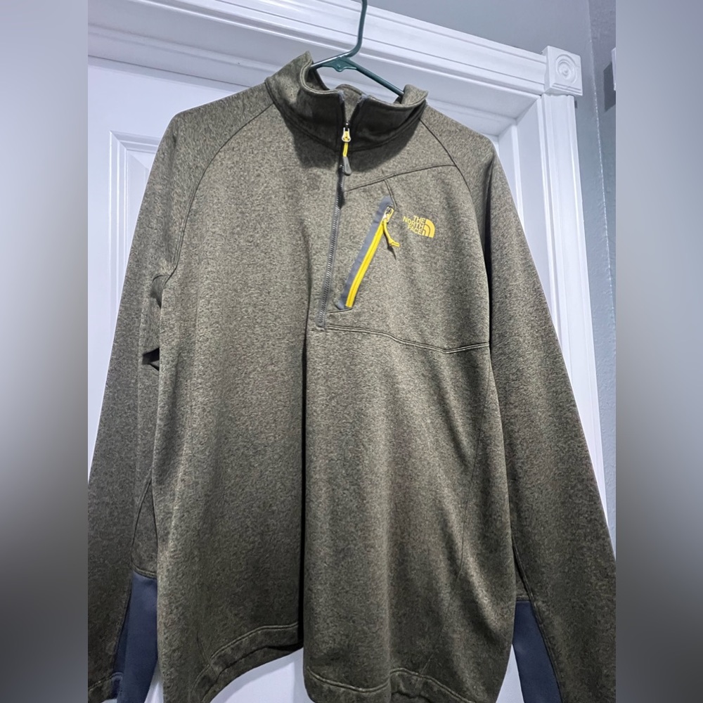 The North Face men’s pullover